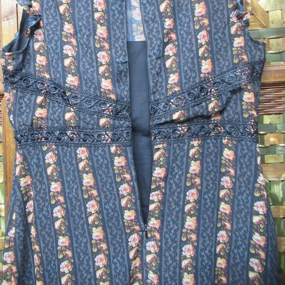 Ruffled Sleeveless Rose Maxi Dress - Picture 11 of 12